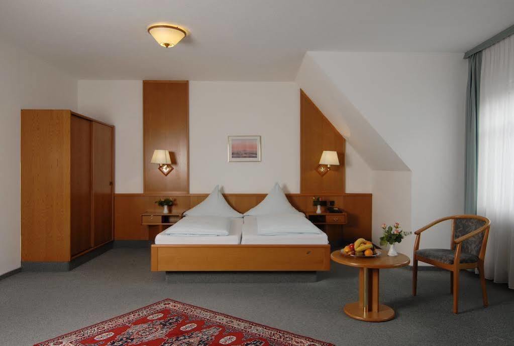 Stadthotel Muenze バート・メルゲントハイム エクステリア 写真